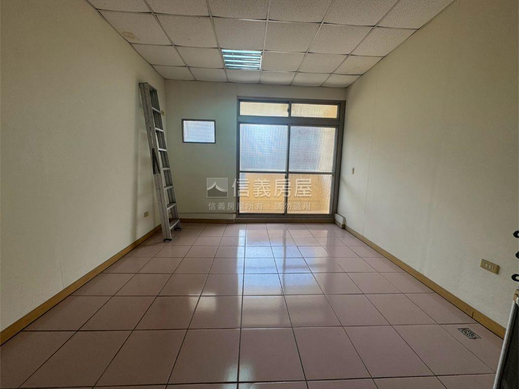 極品✿低總價臨活路透天房屋室內格局與周邊環境