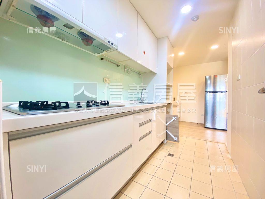 美麗再興高樓景觀三房車位房屋室內格局與周邊環境