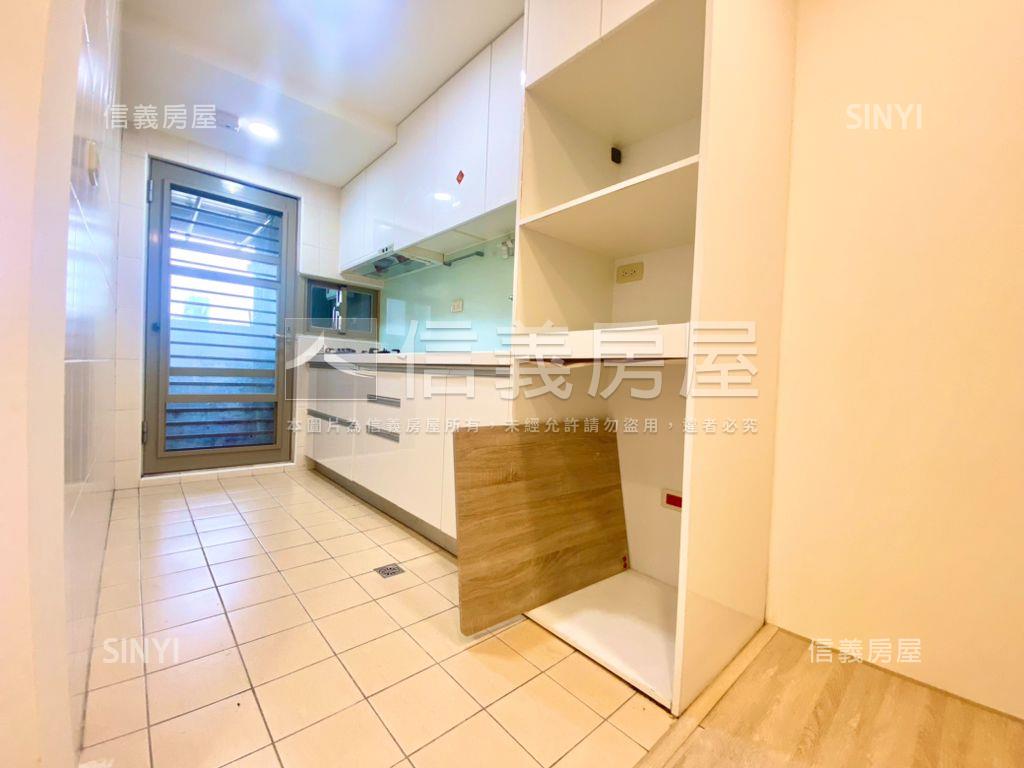 美麗再興高樓景觀三房車位房屋室內格局與周邊環境