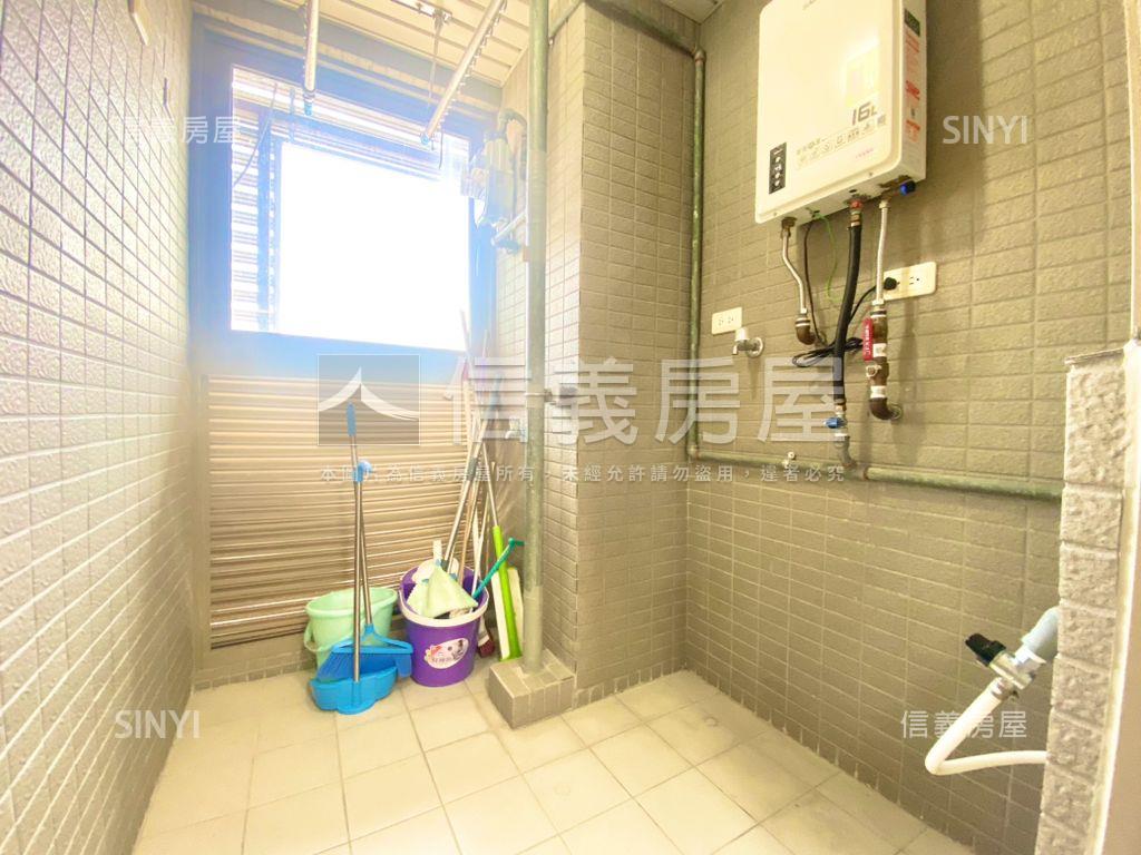 美麗再興高樓景觀三房車位房屋室內格局與周邊環境