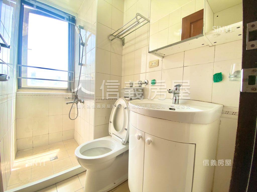 美麗再興高樓景觀三房車位房屋室內格局與周邊環境