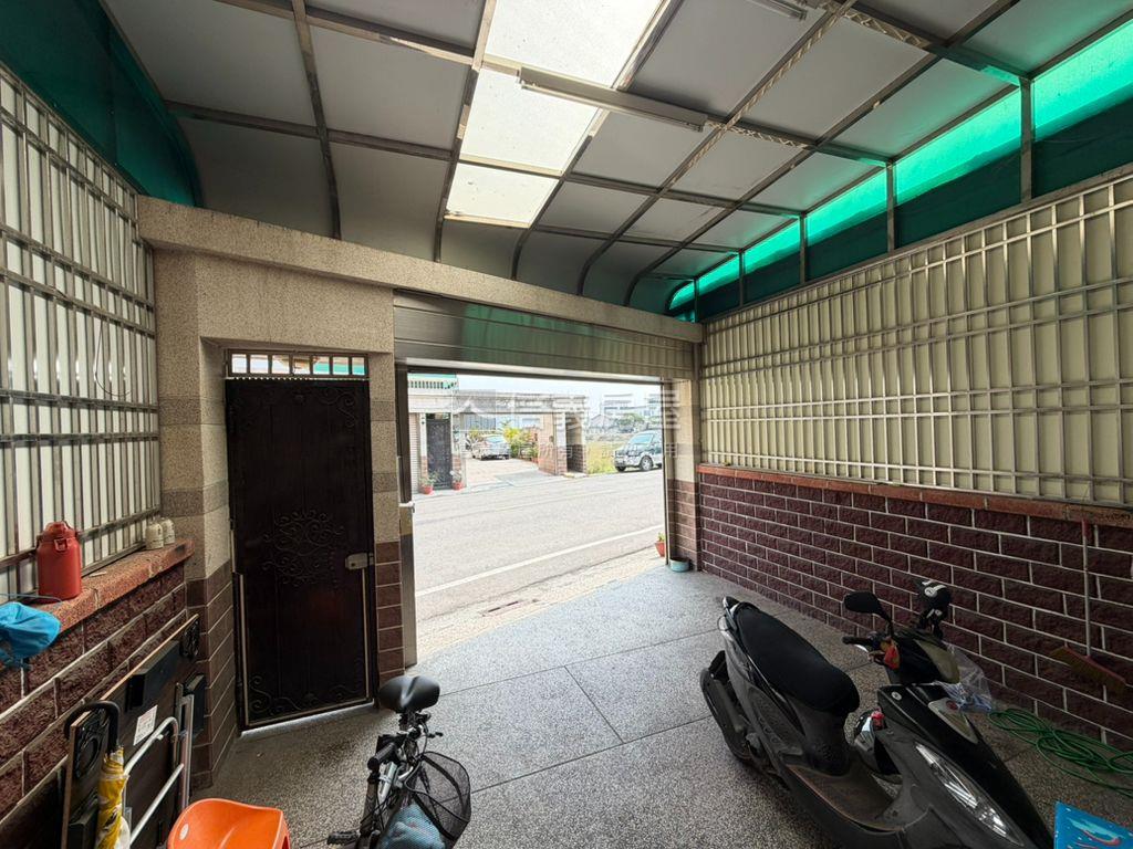稀有釋出朝南有車庫別墅房屋室內格局與周邊環境