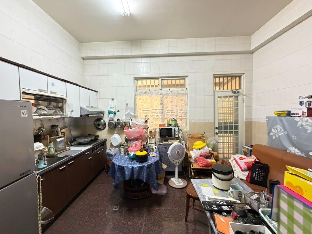 稀有釋出朝南有車庫別墅房屋室內格局與周邊環境