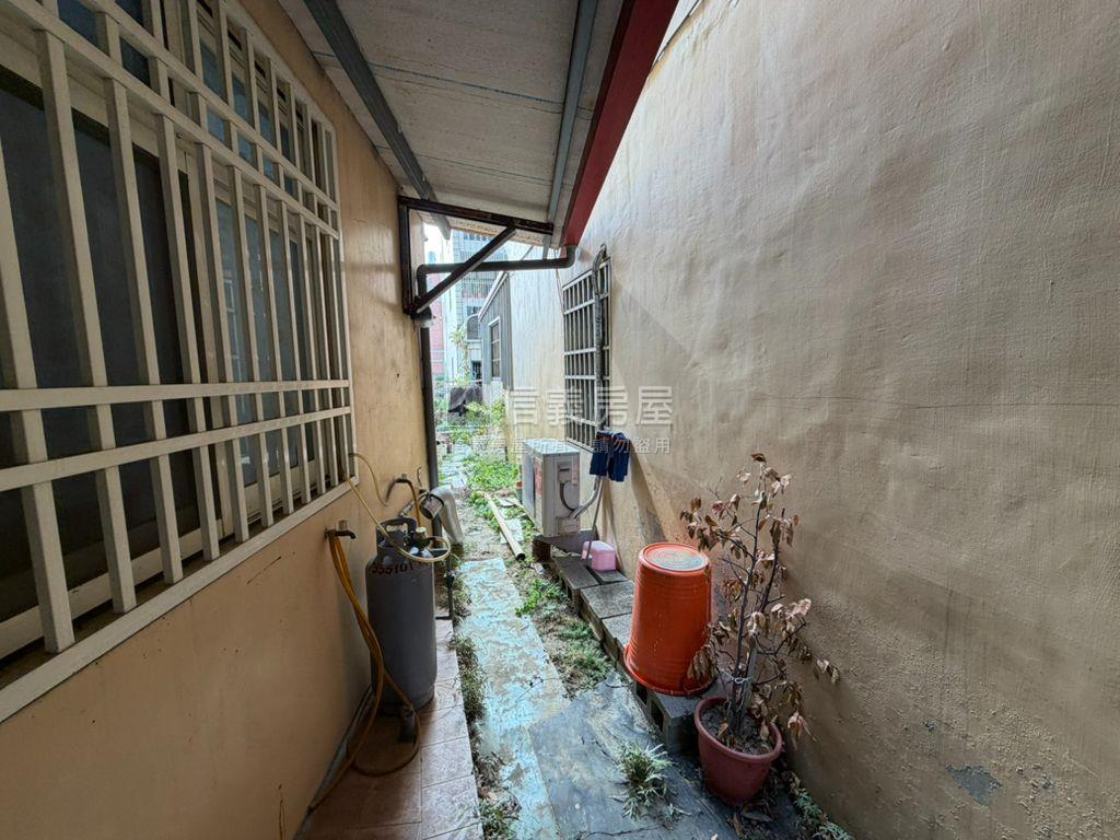 稀有釋出朝南有車庫別墅房屋室內格局與周邊環境
