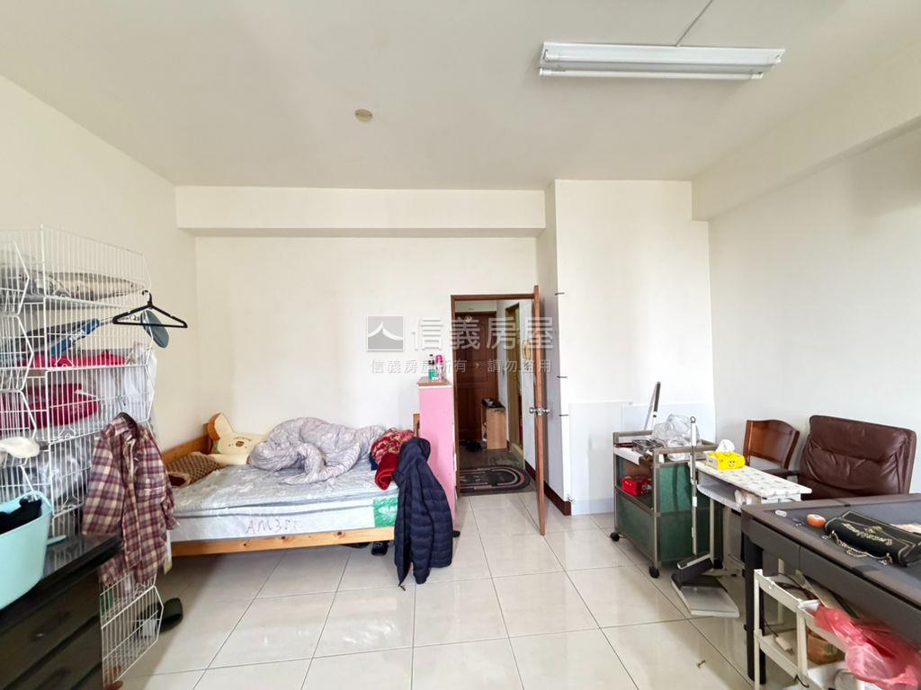 稀有釋出朝南有車庫別墅房屋室內格局與周邊環境
