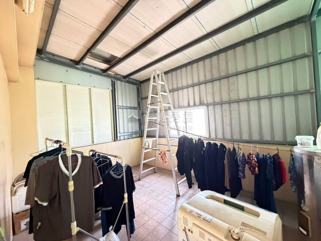 稀有釋出朝南有車庫別墅房屋室內格局與周邊環境