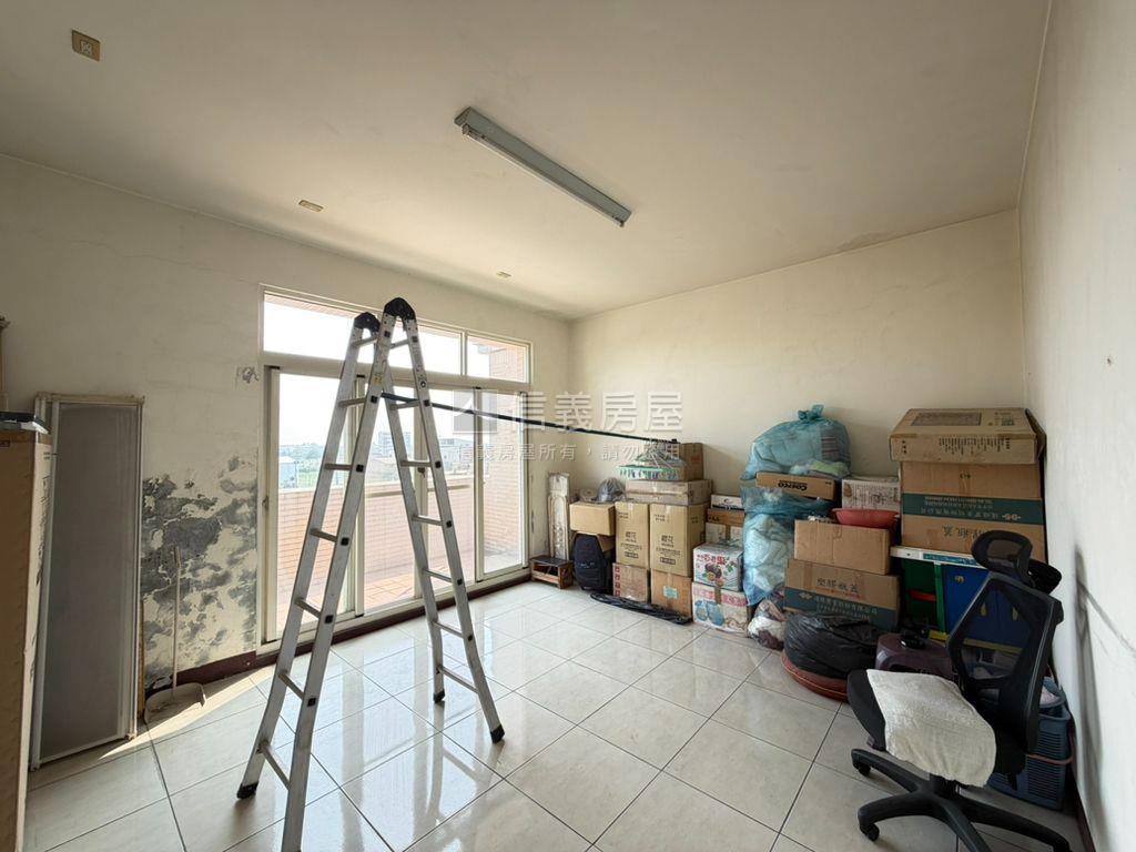 稀有釋出朝南有車庫別墅房屋室內格局與周邊環境