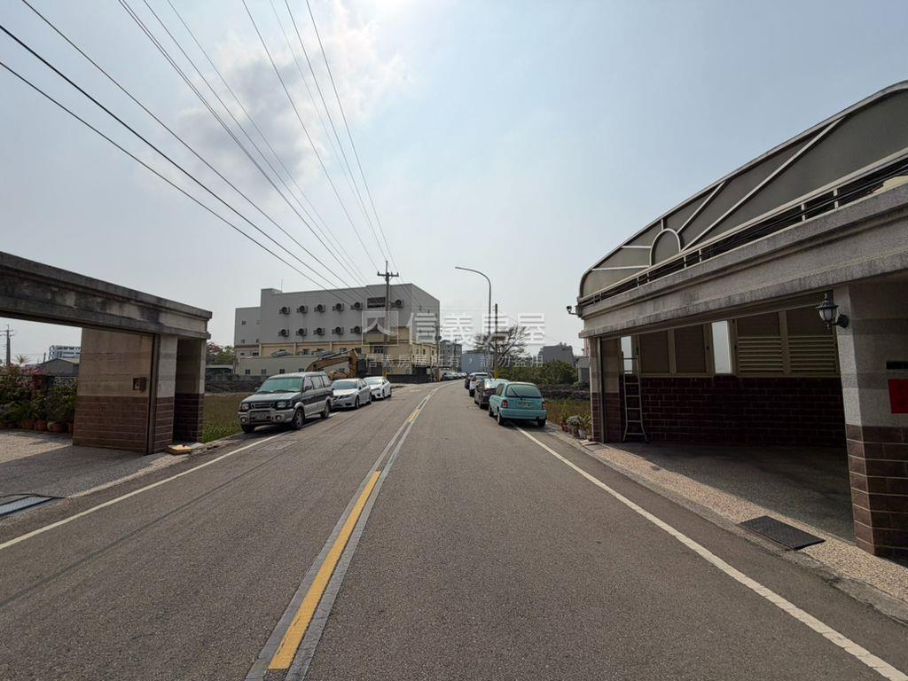 稀有釋出朝南有車庫別墅房屋室內格局與周邊環境