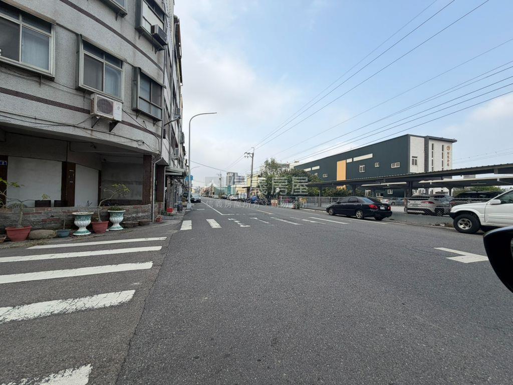 稀有釋出朝南有車庫別墅房屋室內格局與周邊環境
