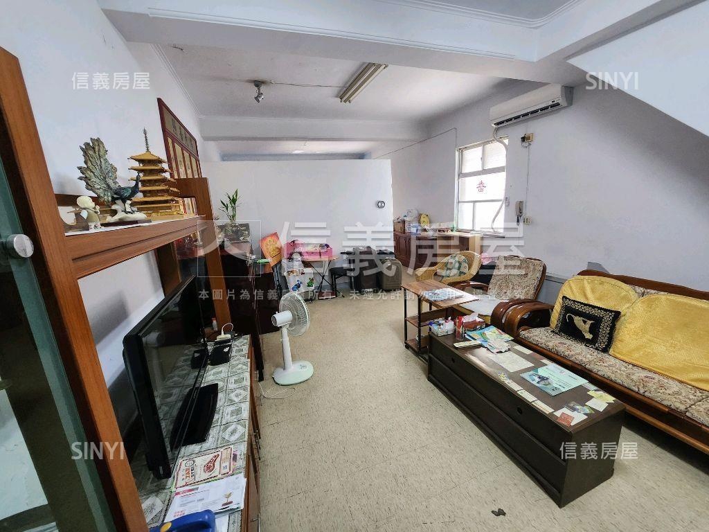華榮市場邊間大透天房屋室內格局與周邊環境