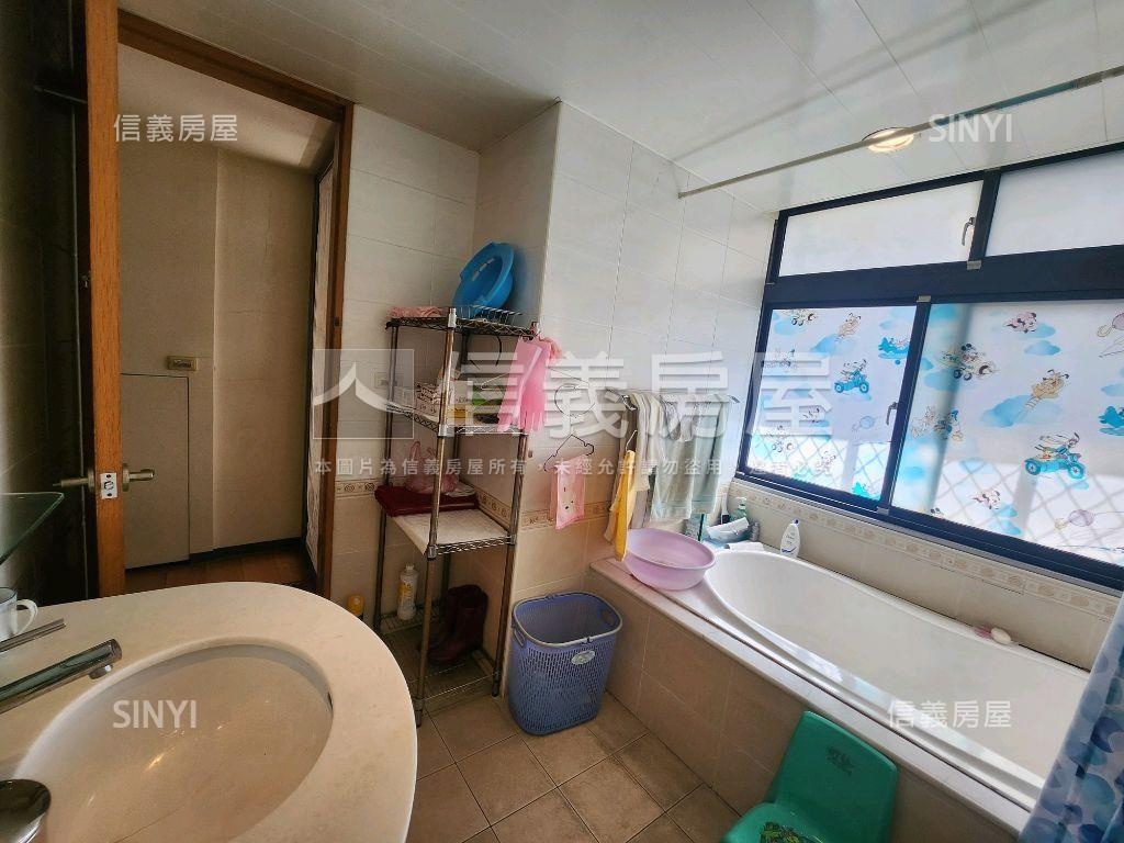 華榮市場邊間大透天房屋室內格局與周邊環境