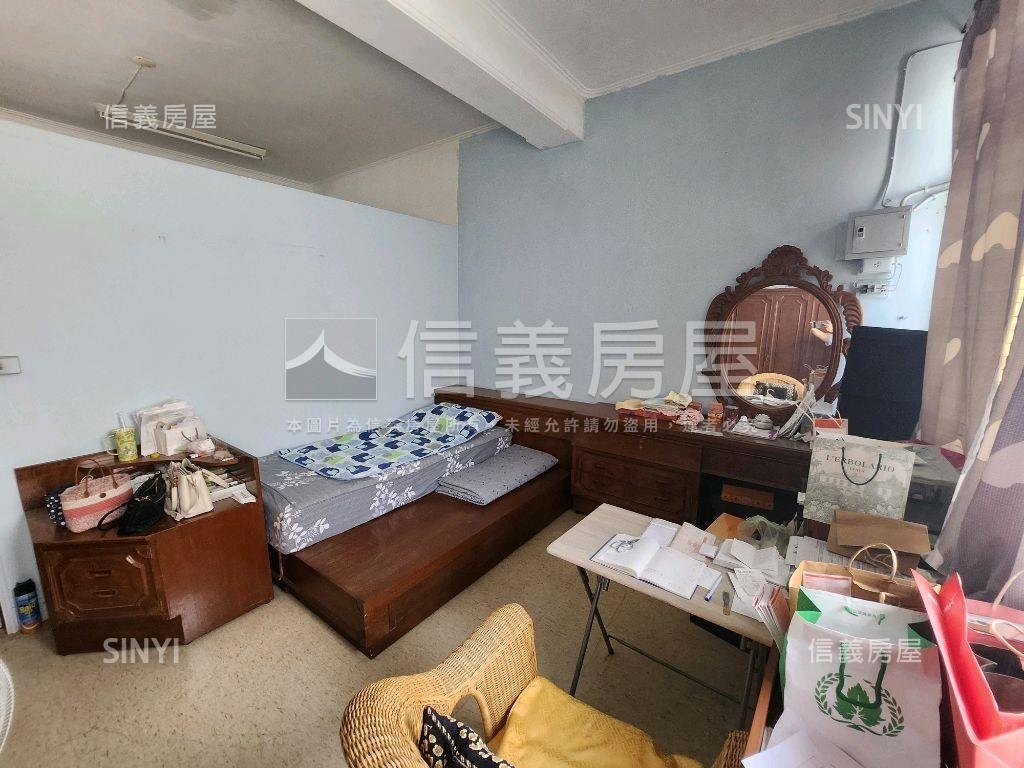華榮市場邊間大透天房屋室內格局與周邊環境