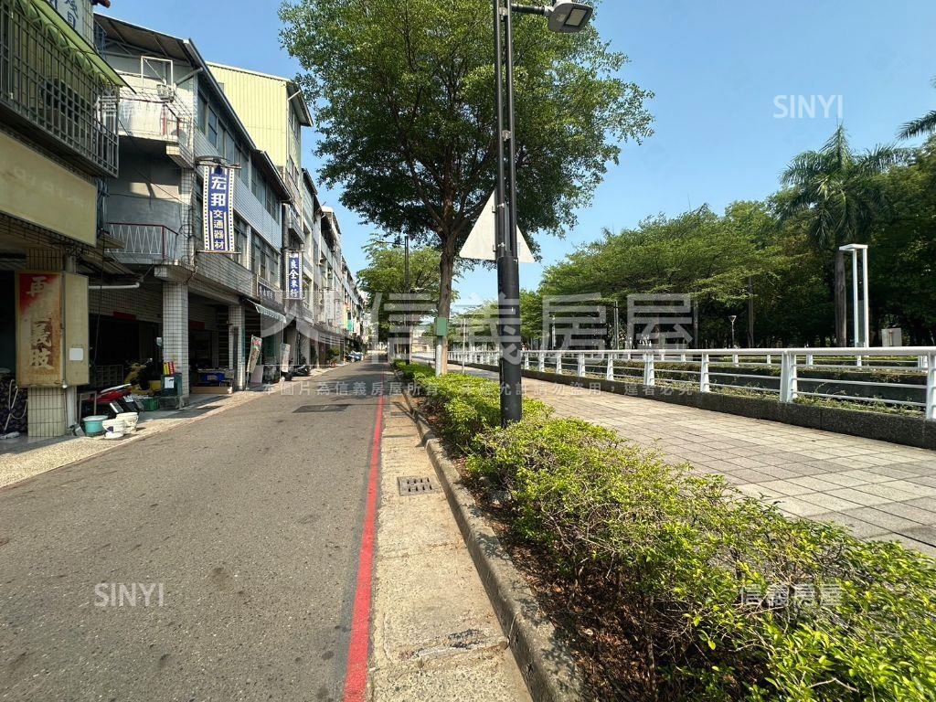 高雄車站黃金獨棟透店房屋室內格局與周邊環境