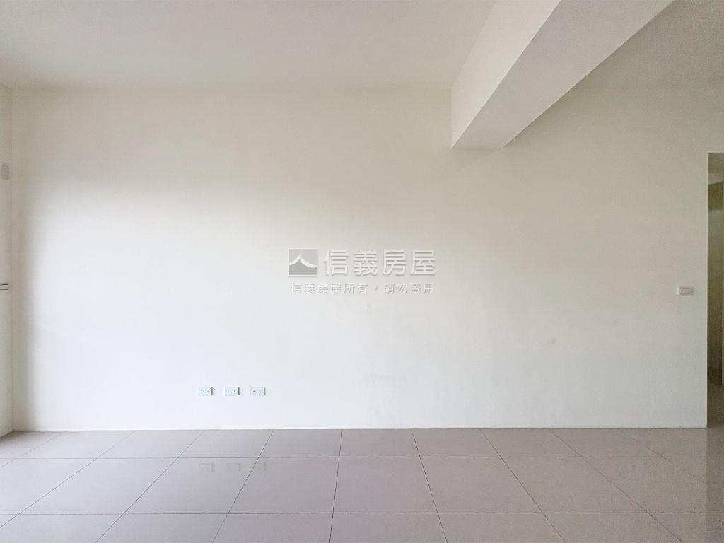 春福年年三房平車好帶看房屋室內格局與周邊環境