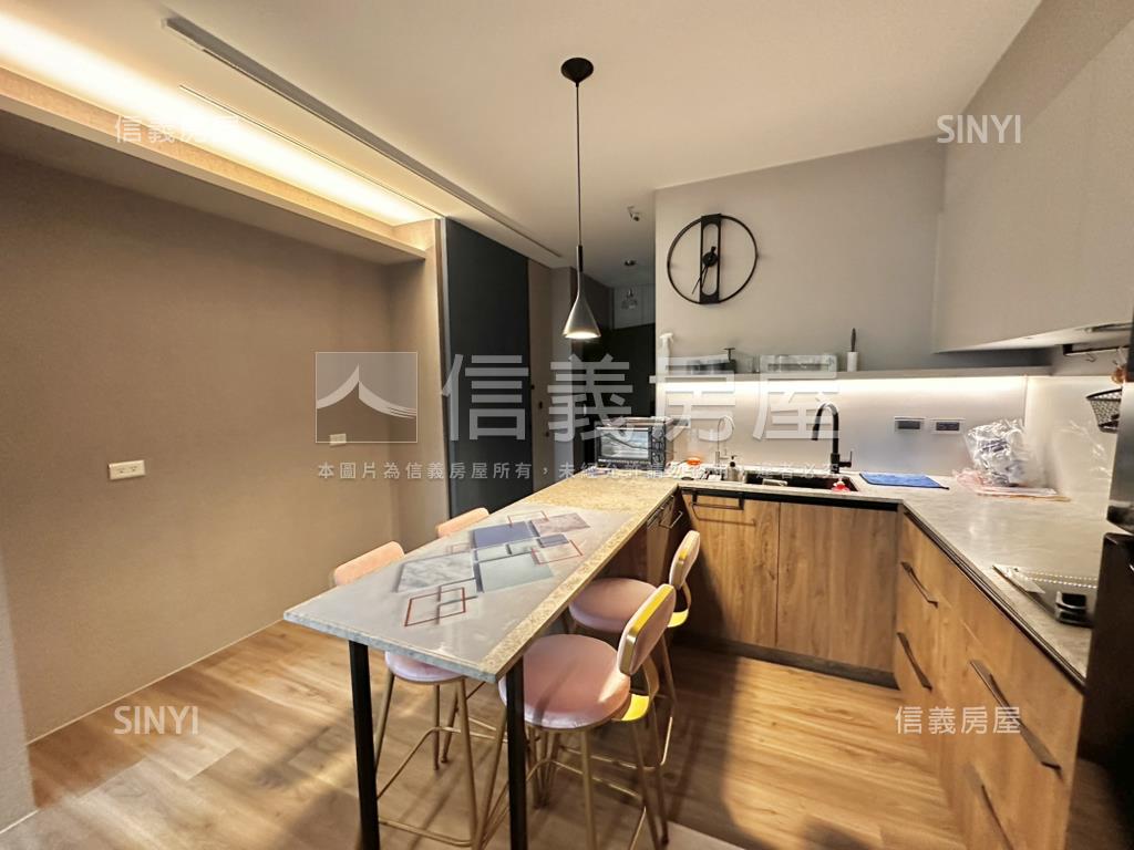 近中山國小站精美三房房屋室內格局與周邊環境