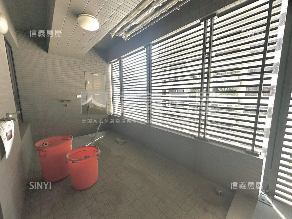 由鉅大謙※現代美術宅房屋室內格局與周邊環境