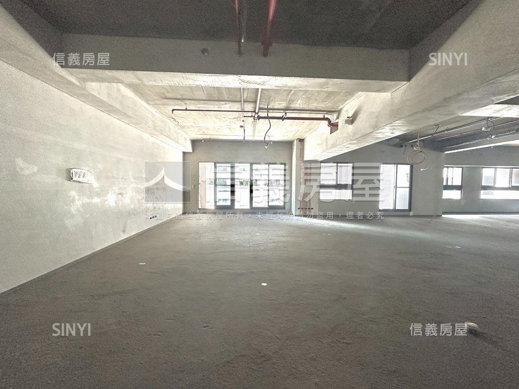 由鉅大謙※現代美術宅房屋室內格局與周邊環境