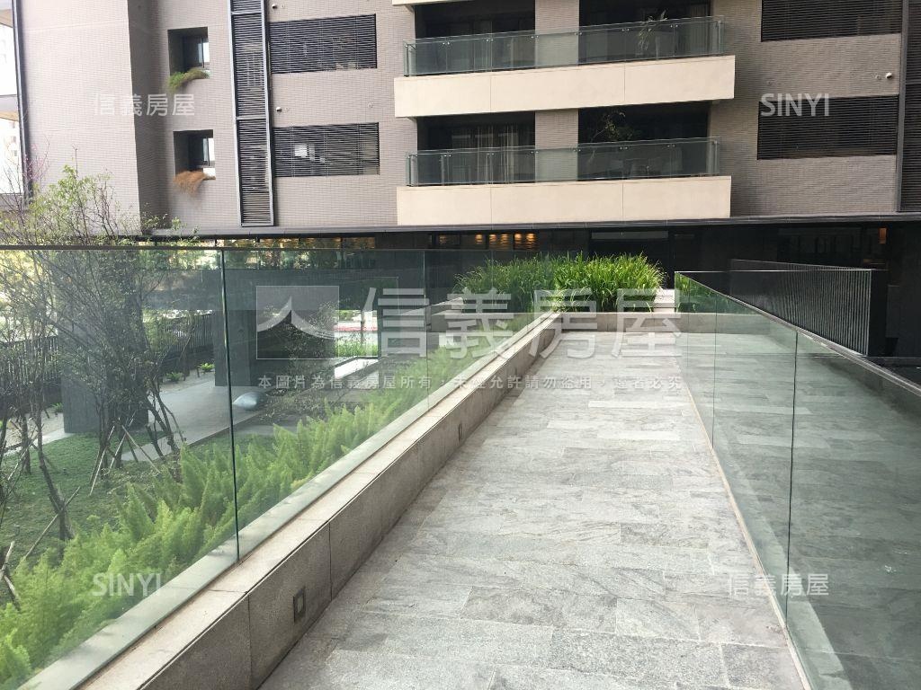 由鉅大謙※現代美術宅房屋室內格局與周邊環境