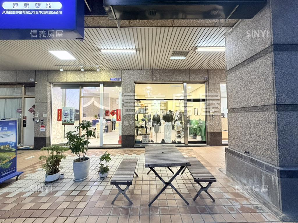 正河南路收租燙金店面－１房屋室內格局與周邊環境