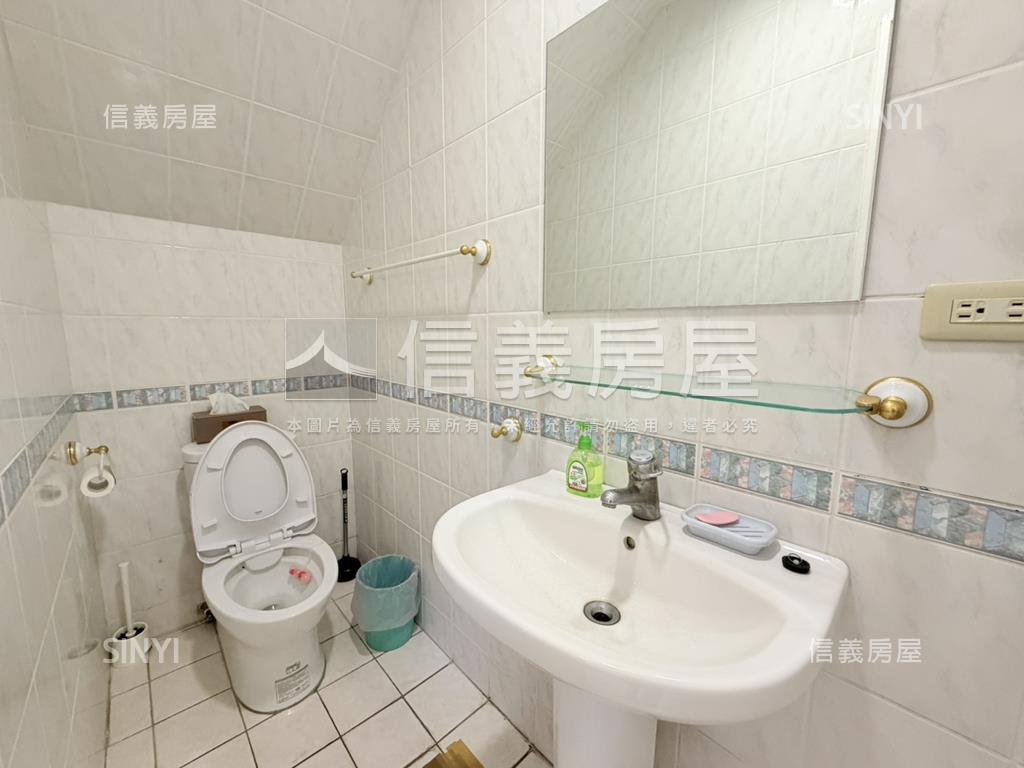 正河南路收租燙金店面－１房屋室內格局與周邊環境