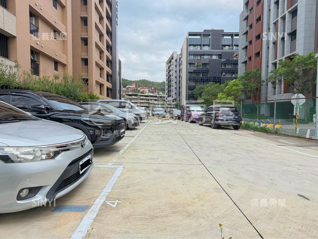 【稀有】奇岩重劃區住三地房屋室內格局與周邊環境