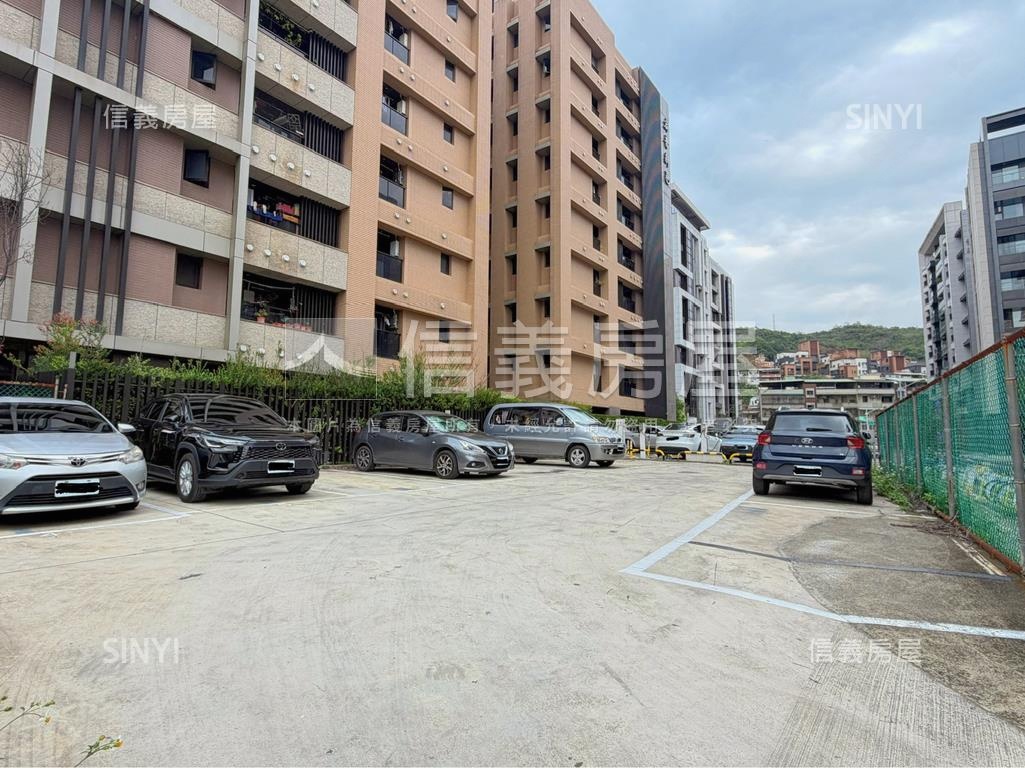 【稀有】奇岩重劃區住三地房屋室內格局與周邊環境