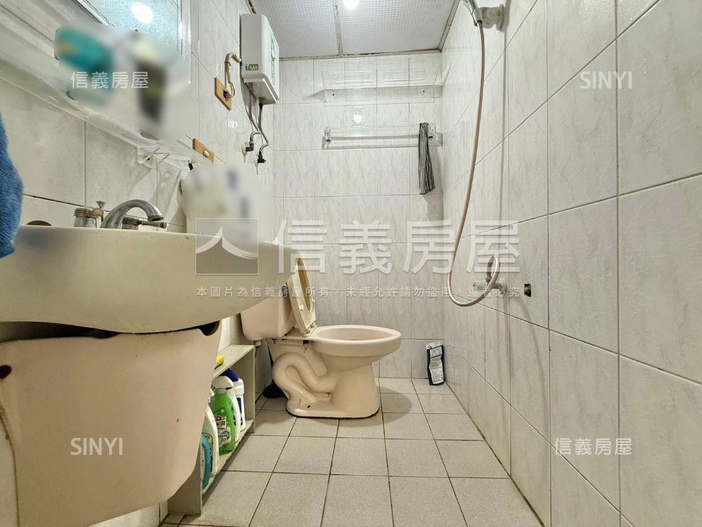 近文心櫻花站大套房房屋室內格局與周邊環境