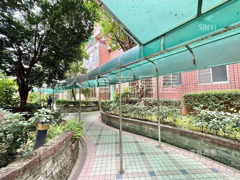 近文心櫻花站大套房房屋室內格局與周邊環境