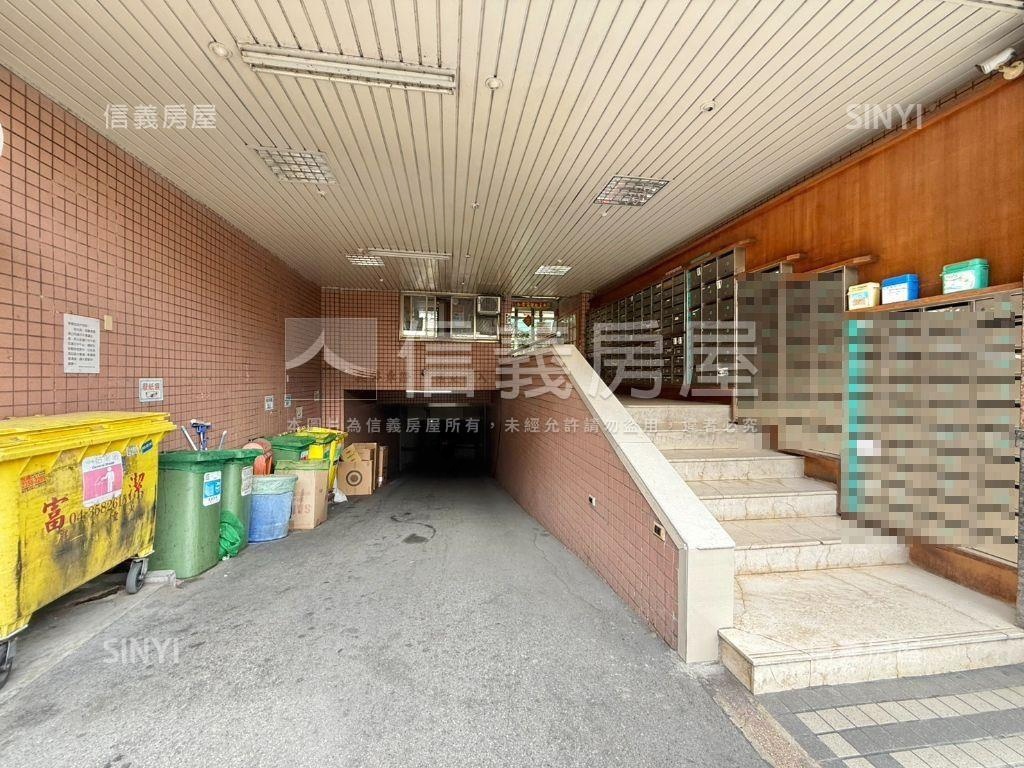 近文心櫻花站大套房房屋室內格局與周邊環境