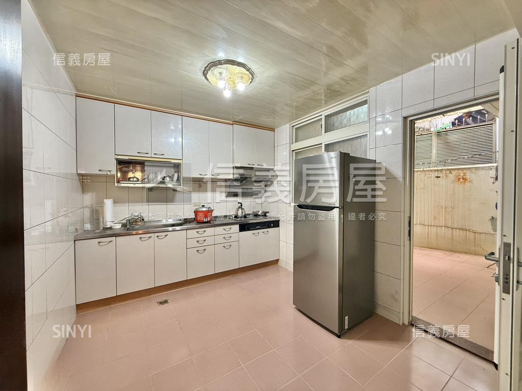 天母美透天房屋室內格局與周邊環境