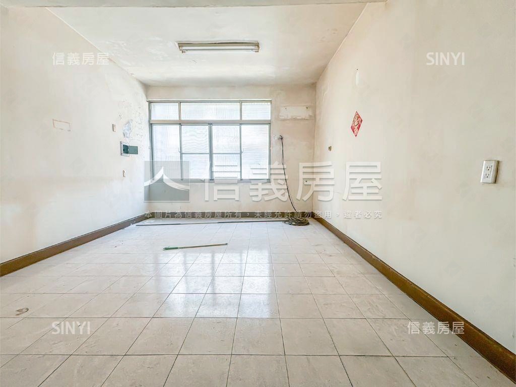近輕軌正路透天房屋室內格局與周邊環境