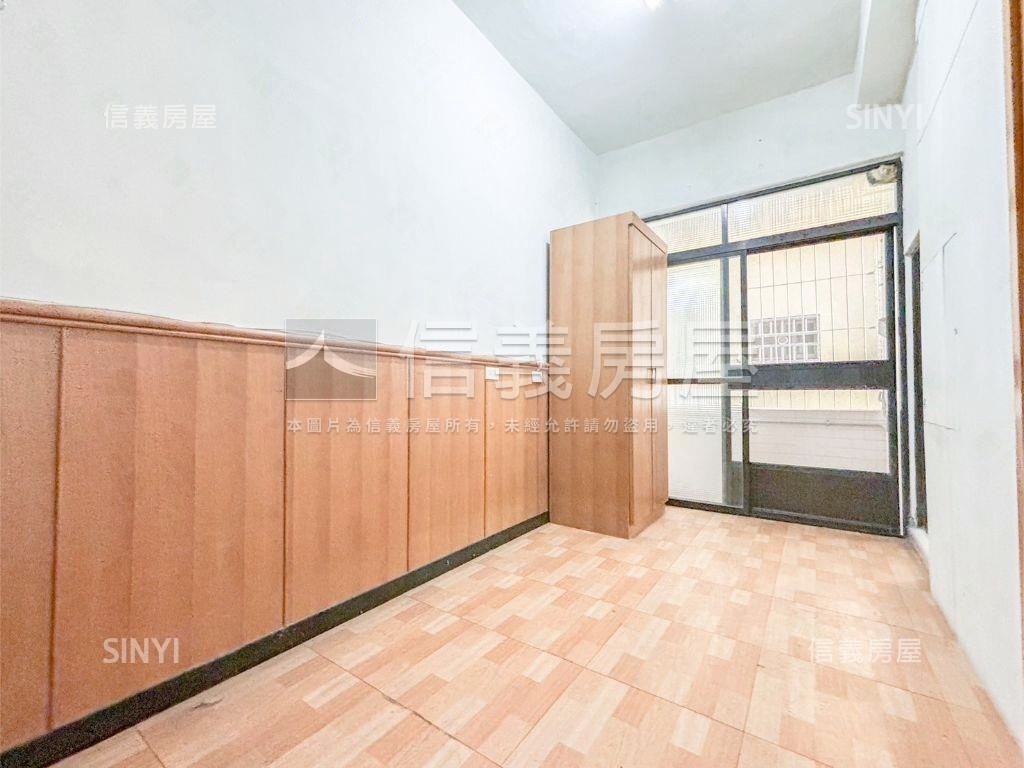 近輕軌正路透天房屋室內格局與周邊環境