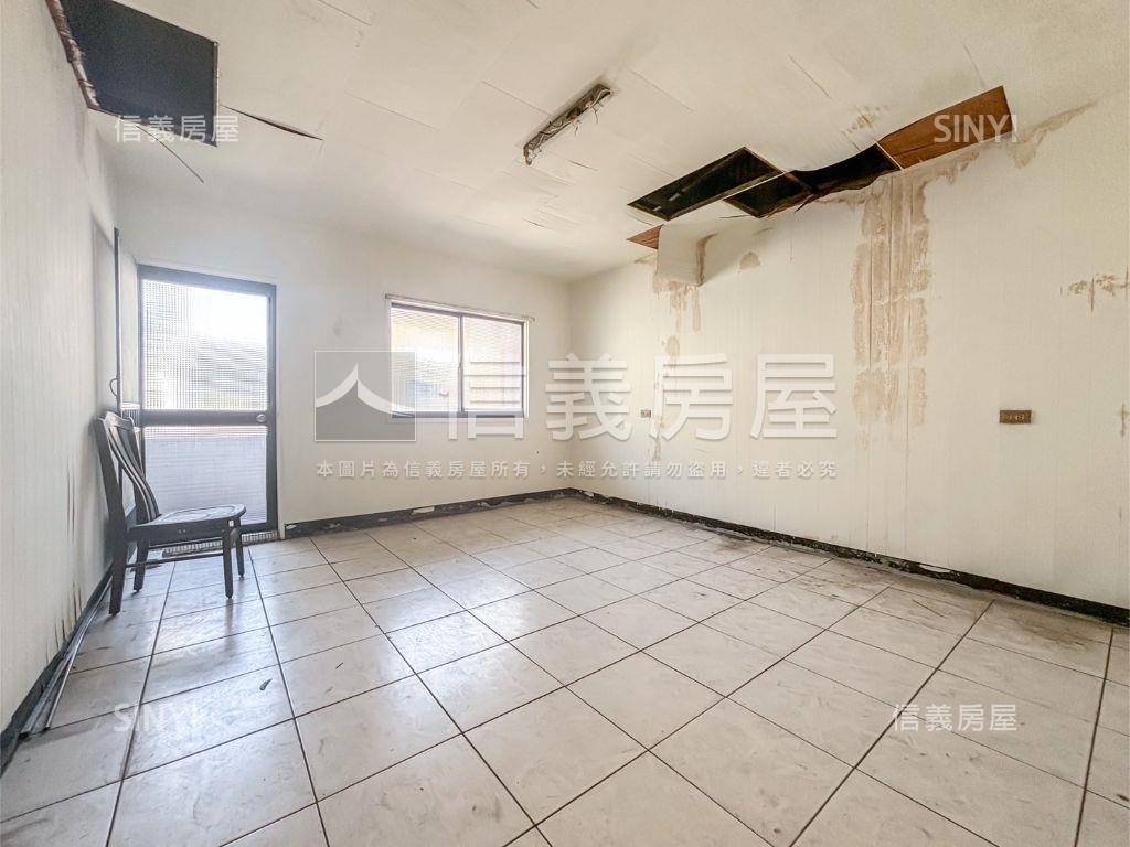 近輕軌正路透天房屋室內格局與周邊環境
