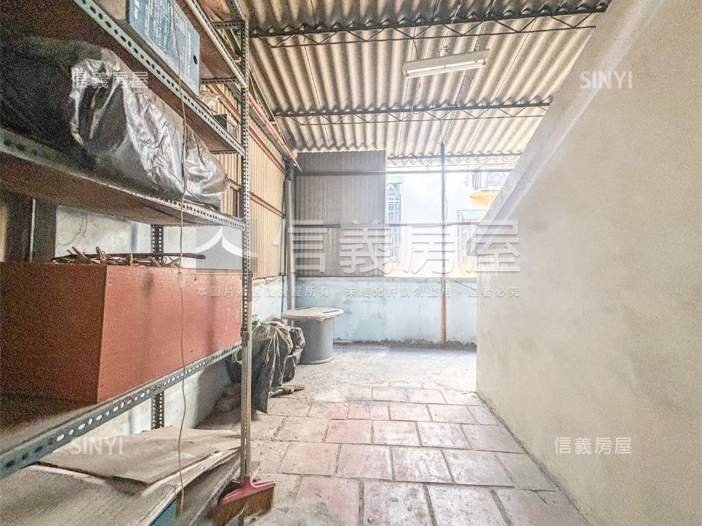 近輕軌正路透天房屋室內格局與周邊環境