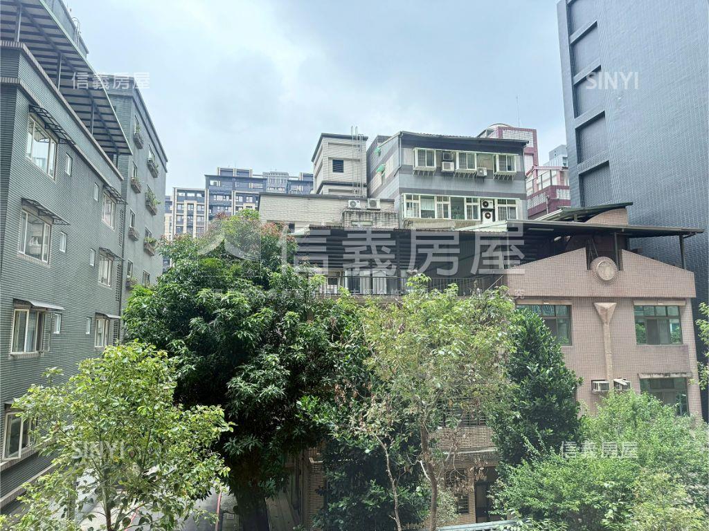 湯泉樹梢恬靜裝潢大３房房屋室內格局與周邊環境