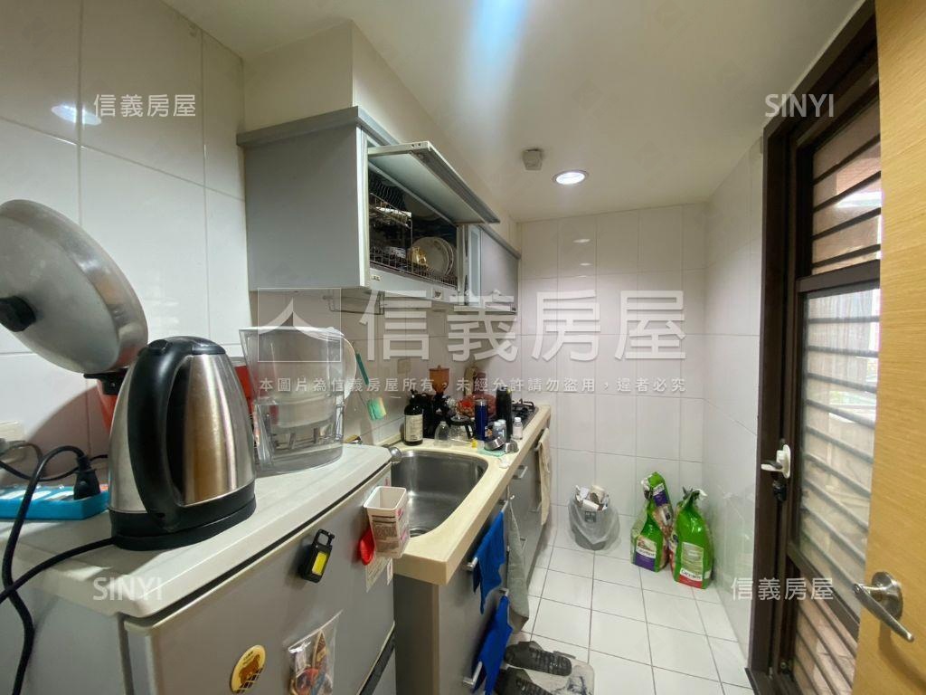 中國醫浪漫紐約兩房平車房屋室內格局與周邊環境