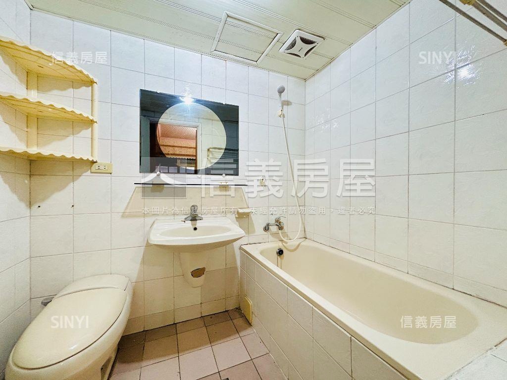 經國家樂福全球家大三房房屋室內格局與周邊環境