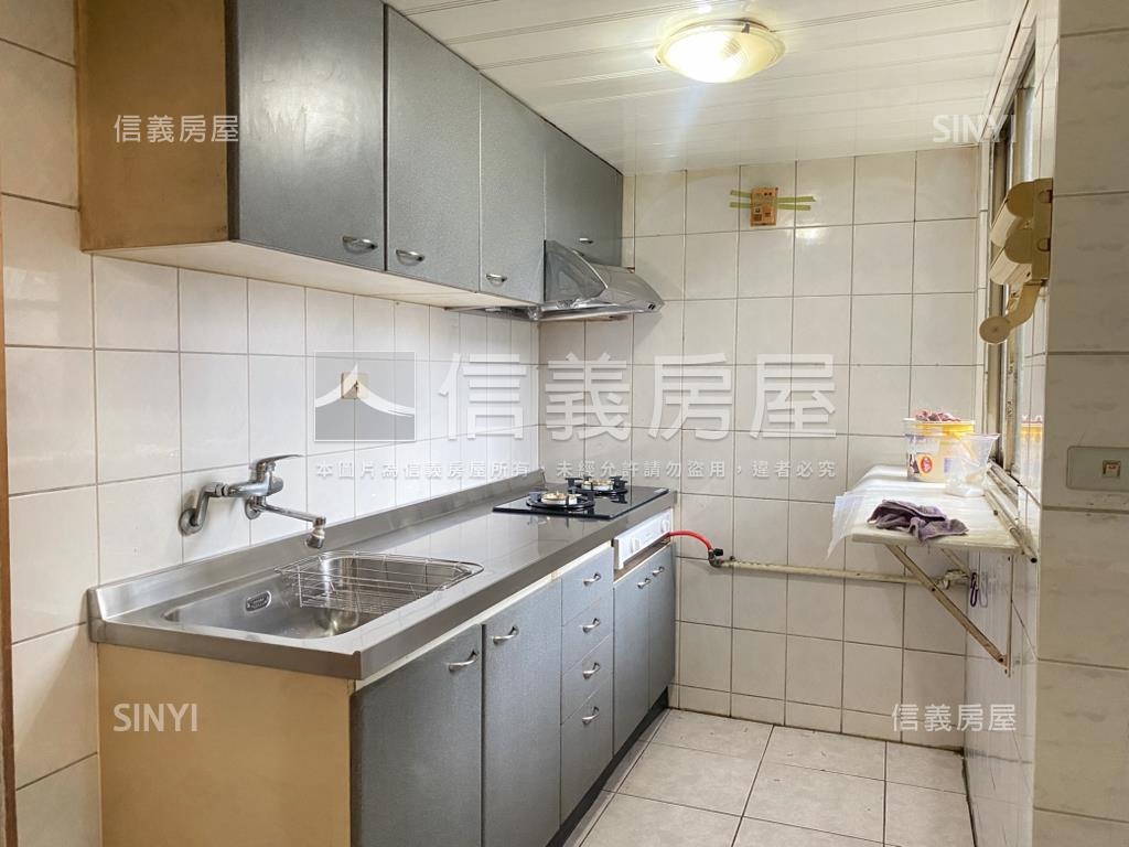 經國家樂福全球家大三房房屋室內格局與周邊環境