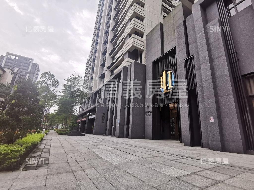 高樓裝潢美景附平移車位房屋室內格局與周邊環境