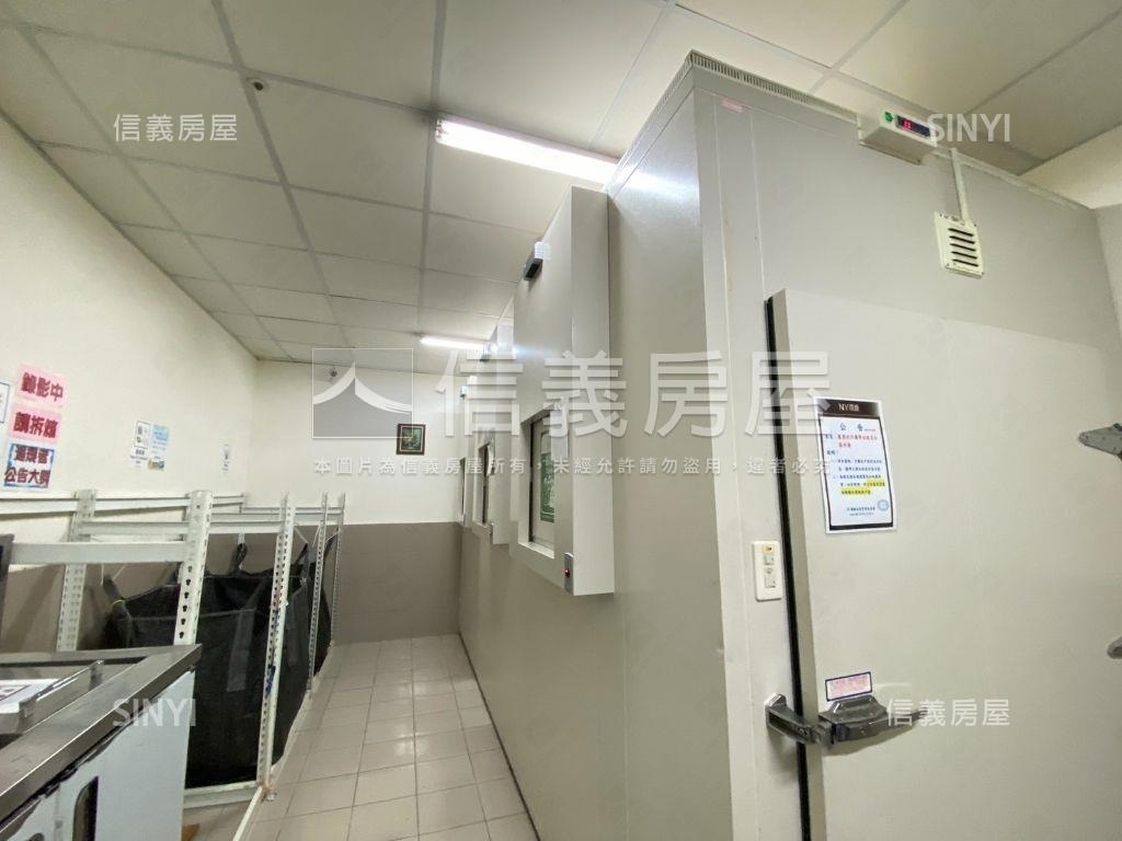 高樓裝潢美景附平移車位房屋室內格局與周邊環境