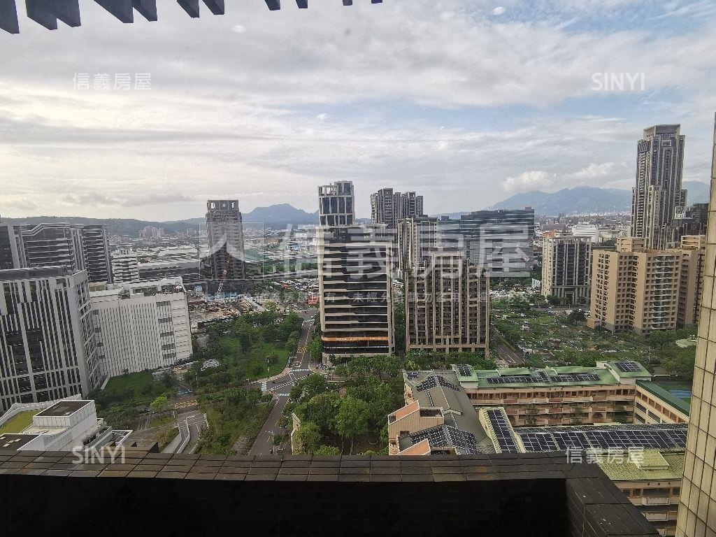 高樓裝潢美景附平移車位房屋室內格局與周邊環境