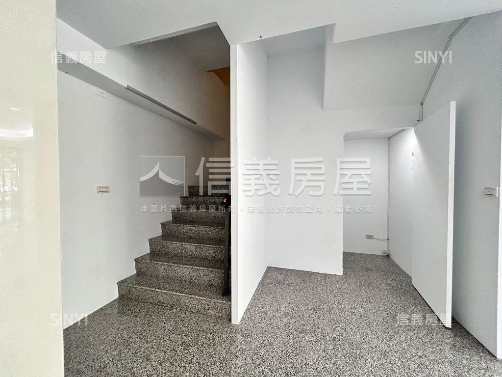 七期近林新商圈黃金樓店房屋室內格局與周邊環境