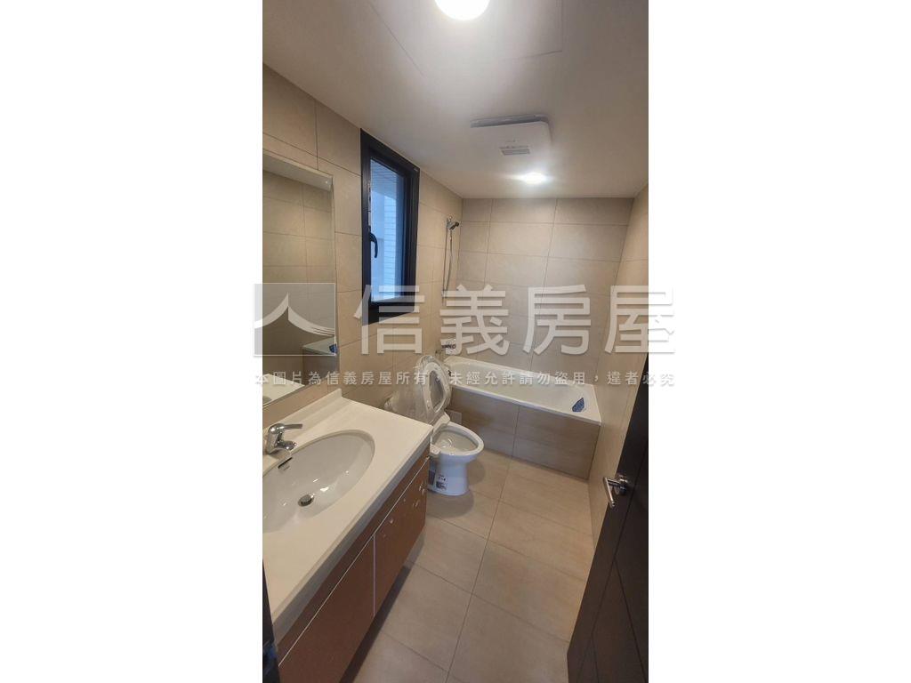 長虹天擎高樓邊間三房平車房屋室內格局與周邊環境