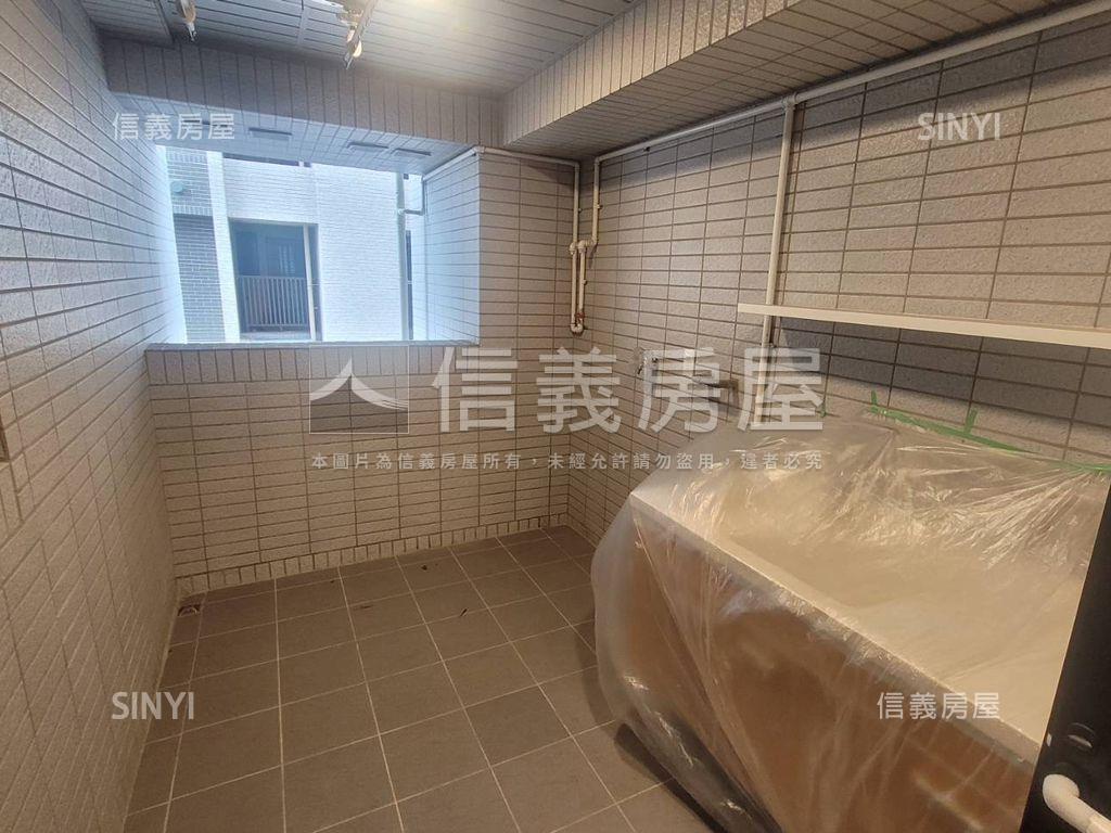 長虹天擎高樓邊間三房平車房屋室內格局與周邊環境