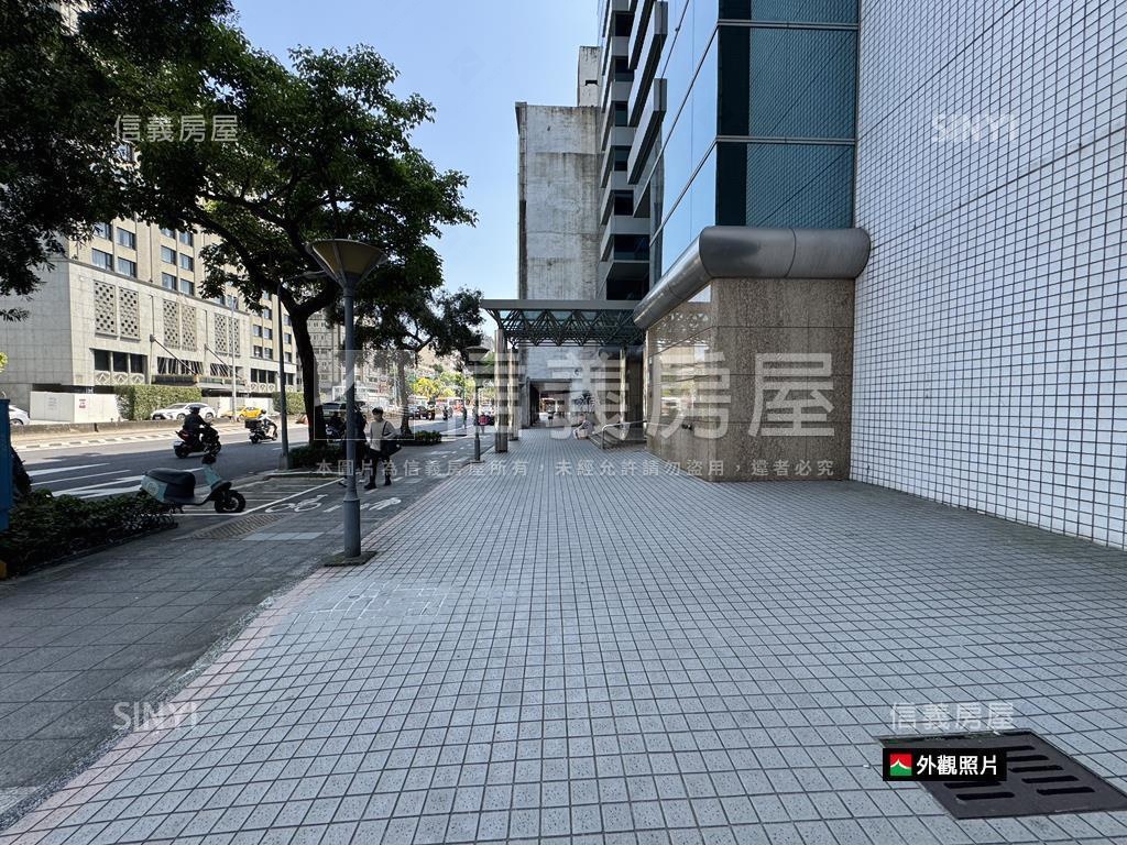 龍騰裝潢豪邸三房車位房屋室內格局與周邊環境