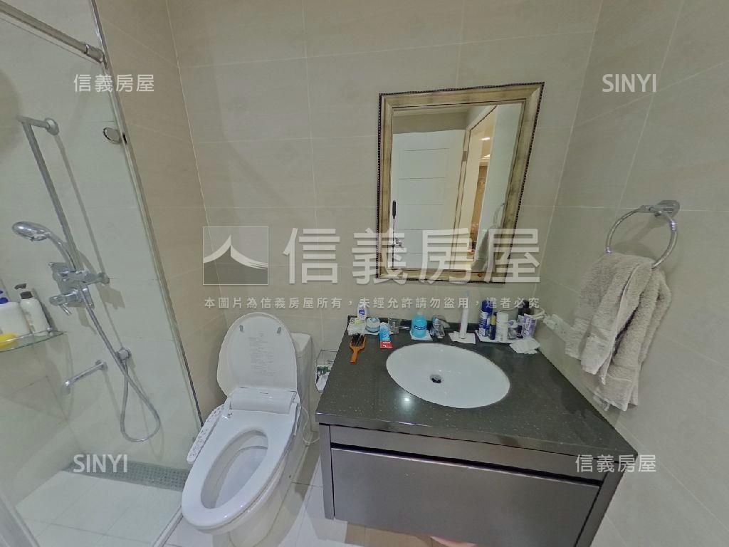 龍騰裝潢豪邸三房車位房屋室內格局與周邊環境