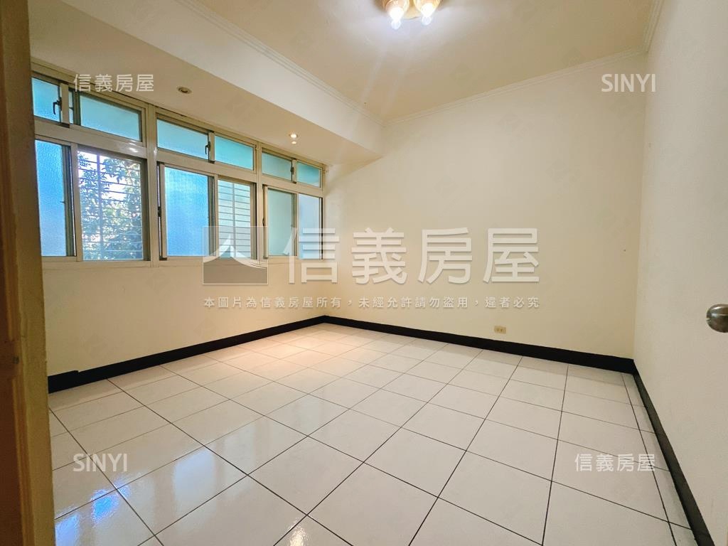新埔雙捷運公寓３樓房屋室內格局與周邊環境