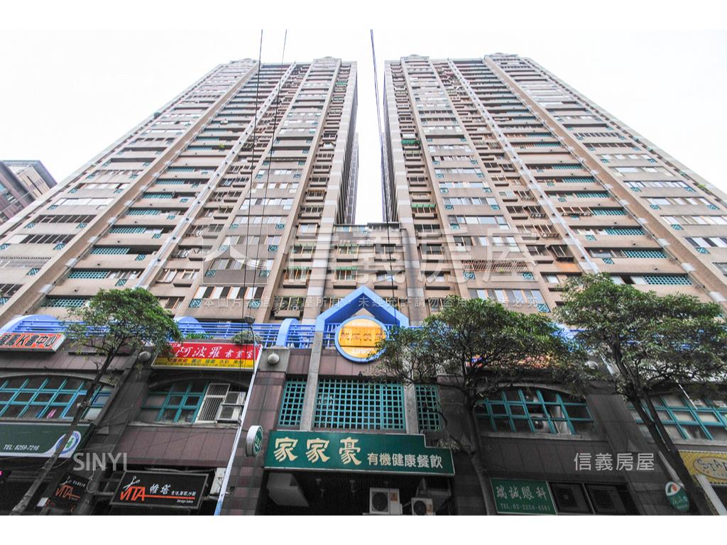 龍鳳雙星景觀四房車位房屋室內格局與周邊環境