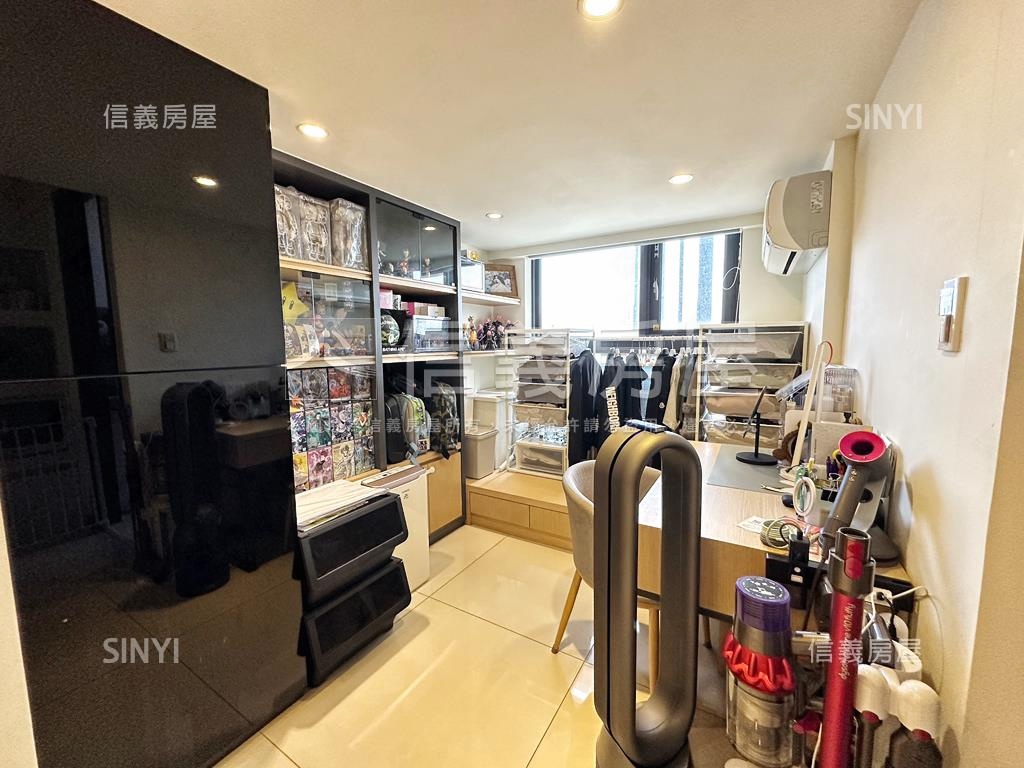 府中心鋼骨電梯兩房車位房屋室內格局與周邊環境
