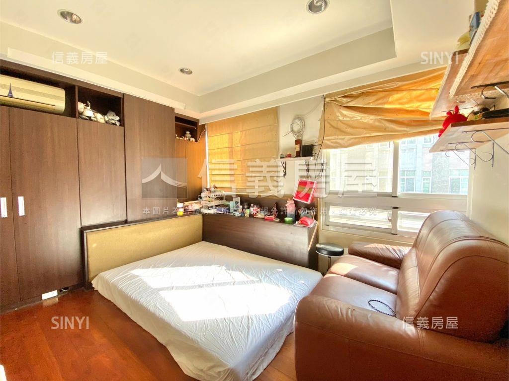 千松自在震後雙併打通別墅房屋室內格局與周邊環境